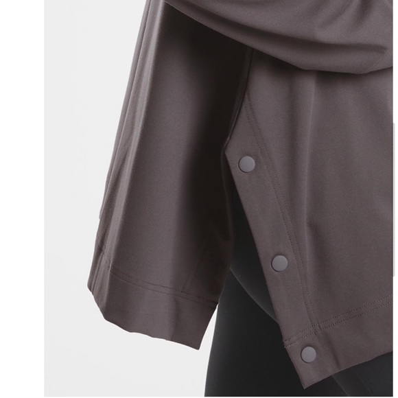 ATHLETA SHALE GRAY GLACIER HANDKERCHIEF PONCHO - Picture 6 of 10